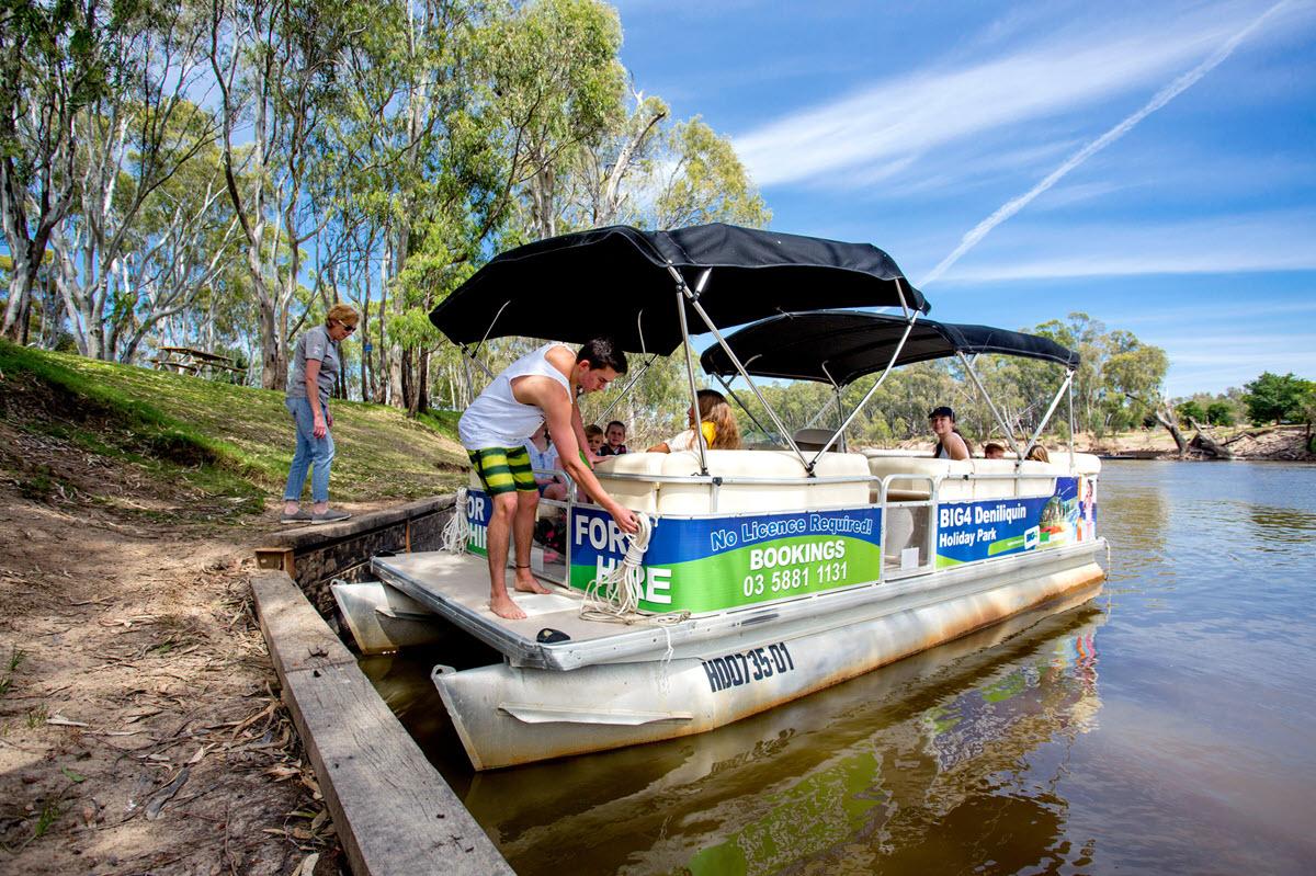 Hire a private pontoon boat in Deniliquin >>BIG4 Deniliquin Holiday Park
